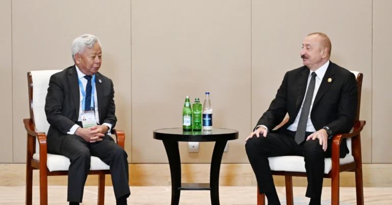 İlham Əliyev Tiencində Asiya İnfrastruktur İnvestisiya Bankının prezidenti ilə görüşüb