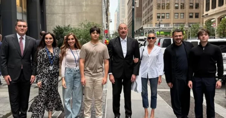 Prezident və ailə üzvləri Nyu-Yorkda