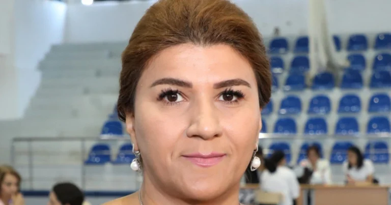 Əməkdar müəllimin ölkədən çıxışına “STOP” qoyuldu