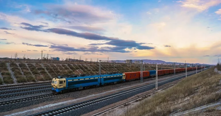 Çindən Orta Dəhliz vasitəsilə Türkiyəyə yeni yük qatarı marşrutu açılıb