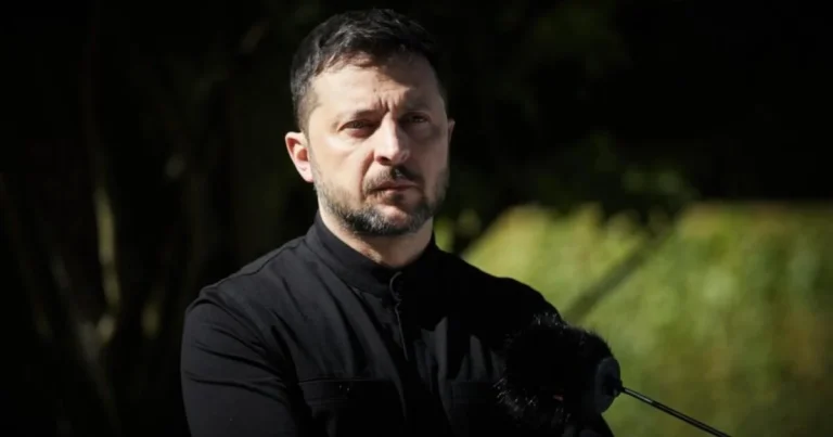 Zelenski Rusiyaya dəstək verənlərə sanksiya tətbiq etdi