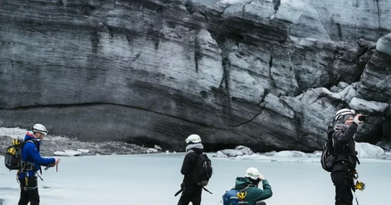 Alaska buzlaqlarında turist faciəsi