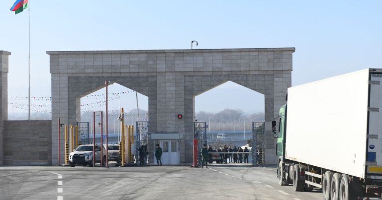 Gələn ay quru sərhədlər açıla bilərmi?