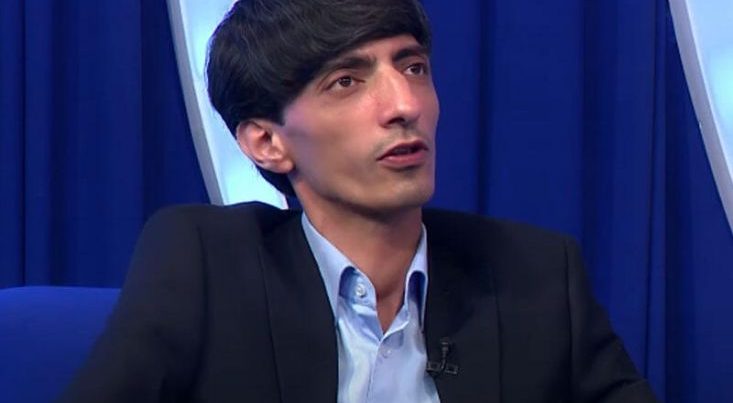 Balaəlinin 40 000 manatlıq qızıl saatı “göz qamaşdırdı” – VİDEO