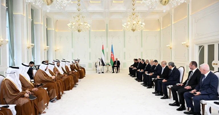 İlham Əliyevin və Şeyx Məhəmməd bin Zayed Al Nəhyanın geniş tərkibdə görüşü olub