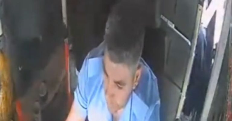 92 nömrəli marşrutun sürücüsü sərnişinləri belə xilas etdi – VİDEO