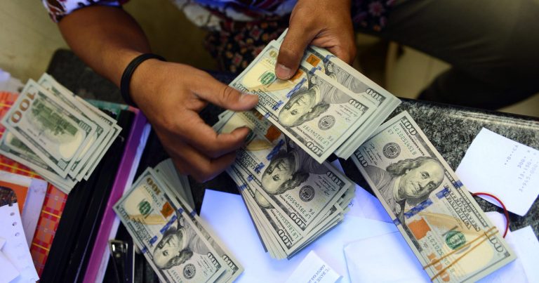 Banklarda dollarla bağlı vəziyyət dəyişdi: devalvasiya riski…