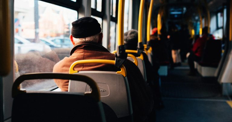 Bakıda sürücü “vaxtım bitdi” deyib sərnişinləri düşürdü – VİDEO