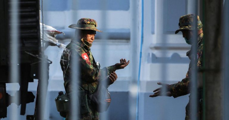 Myanmada hökumət qüvvələri əsir saxlanılan xarici vətəndaşları azad etdi