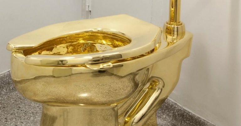 “Amerika” adlı qızıl unitaz hərrəca çıxarılır: ilkin qiymətləndirmə fantastikdir