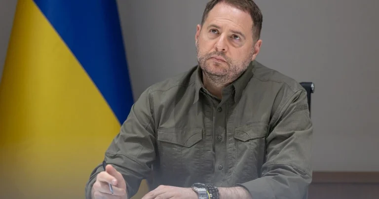 Ukraynada Prezident Administrasiyasının rəhbəri istefa verdi