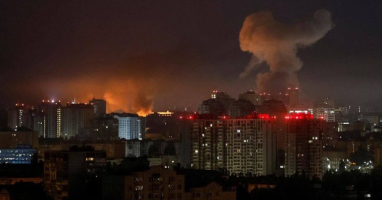 Kiyev atəş altında: şəhərdə böyük dağıntılar var Kiyev atəş altında: şəhərdə böyük dağıntılar var