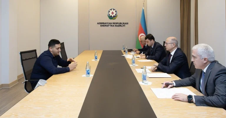 Energetika naziri vətəndaşları qəbul edib