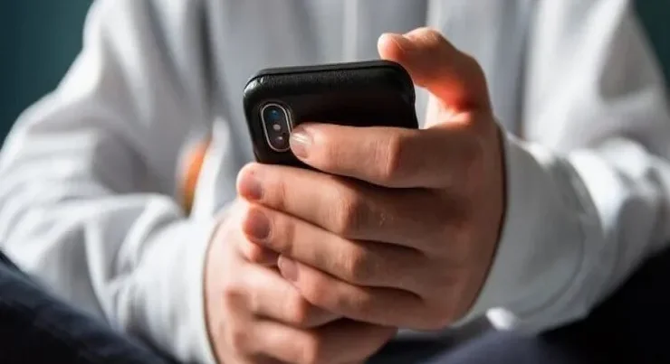 “Facebook”da danışdığı qadın oğlan çıxdı – Azərbaycanda qeyri-adi ŞANTAJ