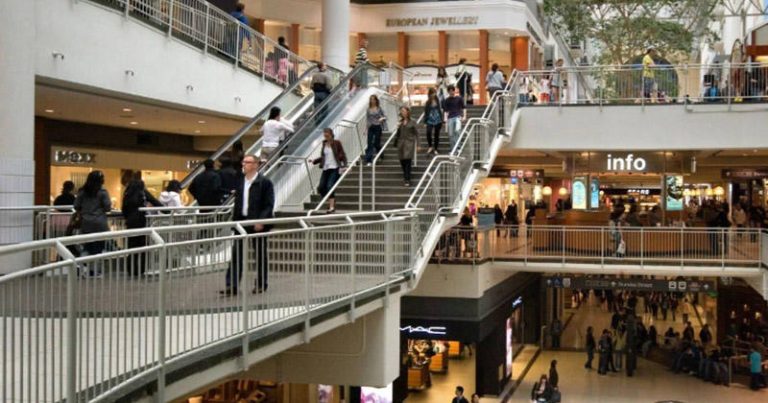 Bakıda ticarət mərkəzinin açılışında İZDİHAM – VİDEO