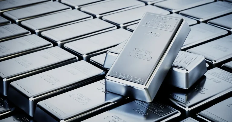 Gümüşün qiyməti tarixi maksimumuna çatdı