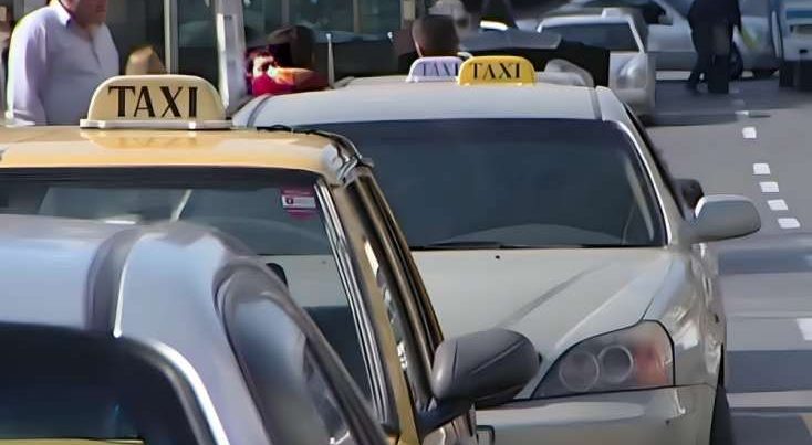 Taksi sürücüsü salonda qusan qadın sərnişinin çənəsini vurub sındırdı