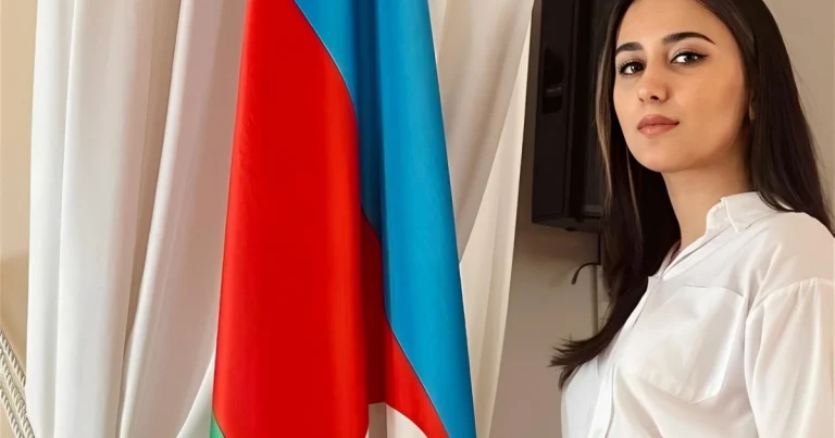 20 yaşında dekan müavini olan Jalə Eyvazovların qızı imiş