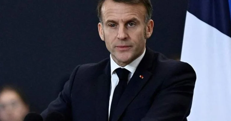 Bricit Emmanuel Makronun gözünü qaraltdı