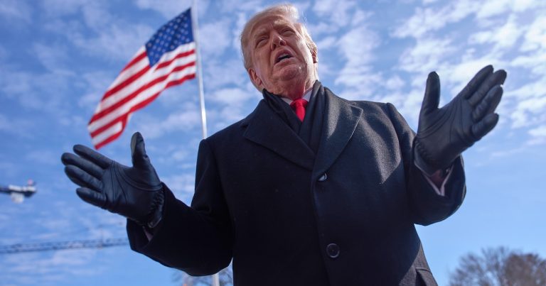 Donald Trampın ikinci armadası İrana doğru yoldadır