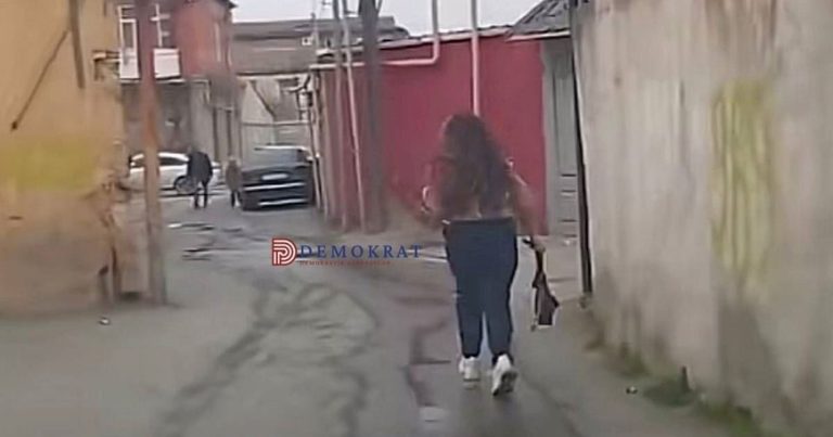 Bakıda taksi sürücüsü qadın müştərini biabır etdi — FOTOLAR