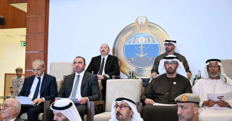 Azərbaycanın və BƏƏ prezidentləri Əbu-Dabidə “Sülh Qalxanı – 2026” birgə əməliyyat-taktiki təlimini izləyiblər