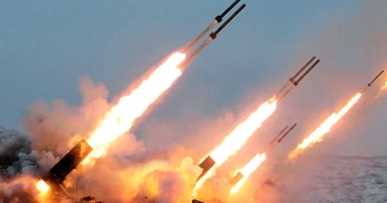 İran Bəhreyndəki ABŞ-nin hərbi-dəniz bazasına zərbələr endirdi