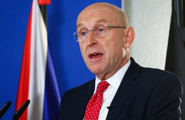 Rusiya əvvəlkindən xeyli zəifdir – Britaniya Müdafiə Naziri Con Heali