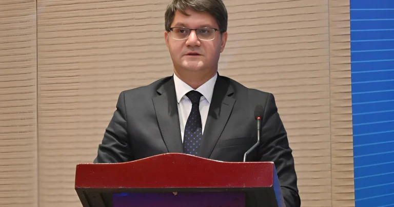 Yeni ekologiya və təbii sərvətlər naziri kimdir? – DOSYE