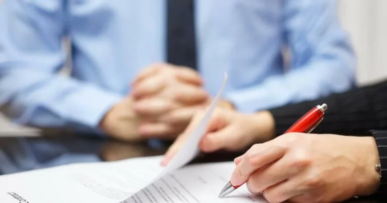 Azərbaycanda icra başçısına töhmət verildi