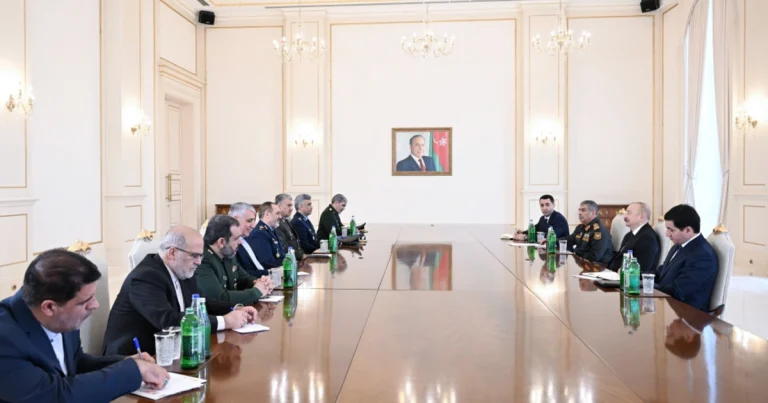 Prezident İranın müdafiə və silahlı qüvvələrə dəstək nazirinin başçılıq etdiyi nümayəndə heyətini qəbul edib