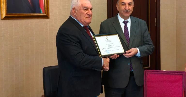 Siyəzən icra başçısından QEYRİ-ADİ QƏRAR: Bir ay əvvəl vəzifə verdiyi şəxsi İŞDƏN ÇIXARDI