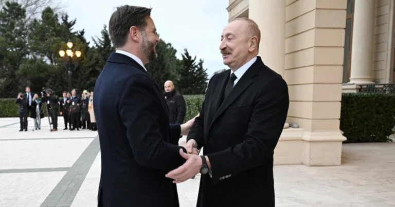 Bakıda Amerika Birləşmiş Ştatlarının vitse-prezidentinin rəsmi qarşılanma mərasimi olub