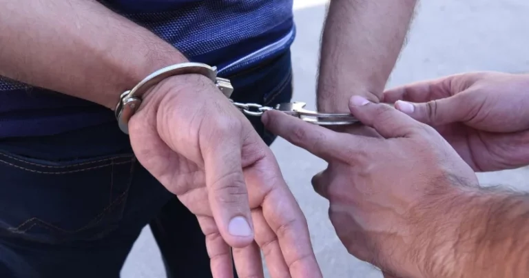 Adam döyməkdə şübhəli bilinən futbolçu həbs edildi