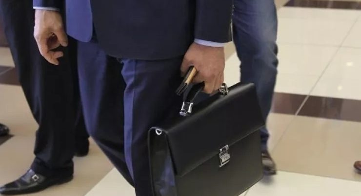 Azərbaycanlı komitə rəhbəri ölkədən qaçdı: “Bakı həyəti” və milyardlar necə bölündü?