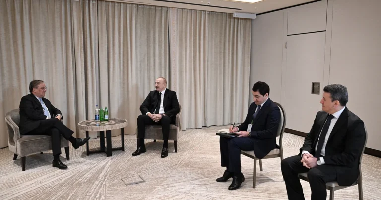 İlham Əliyev Münhendə Bundestaqın xarici siyasət komitəsinin sədri ilə görüşüb