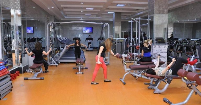 İdman zalında qadınlar arasında DAVA – VİDEO