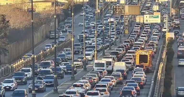 Azərbaycanda iş saatı AZALDILIR – Tıxaclara SON?