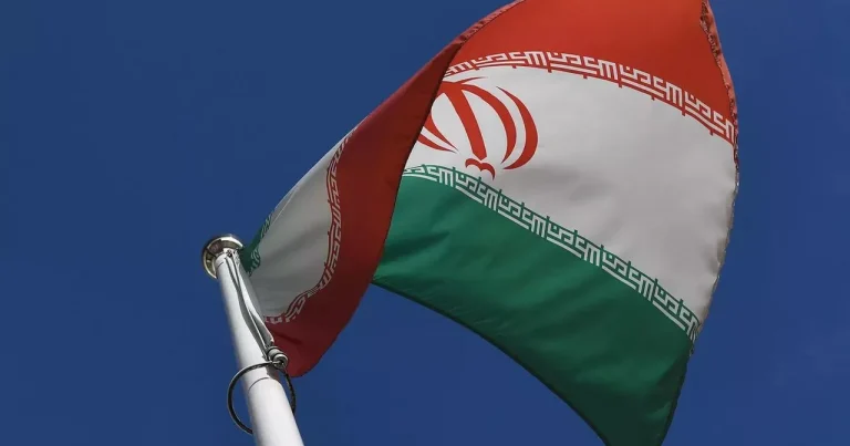 İran ən yeni ballistik raketini döyüş növbətçiliyinə cəlb edib