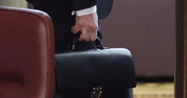 Şəkidə vəzifəli şəxs işdən çıxarıldı