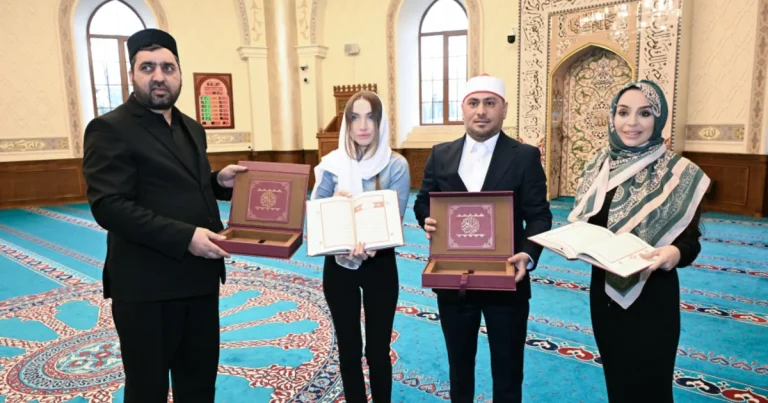 Leyla Əliyeva və Alena Əliyeva Cümə məscidini ziyarət ediblər