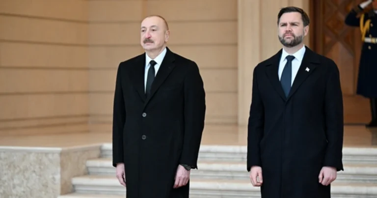 Prezidentin sosial şəbəkə hesablarında İlham Əliyevin Ceyms Devid Vens ilə görüşündən görüntülər paylaşılıb