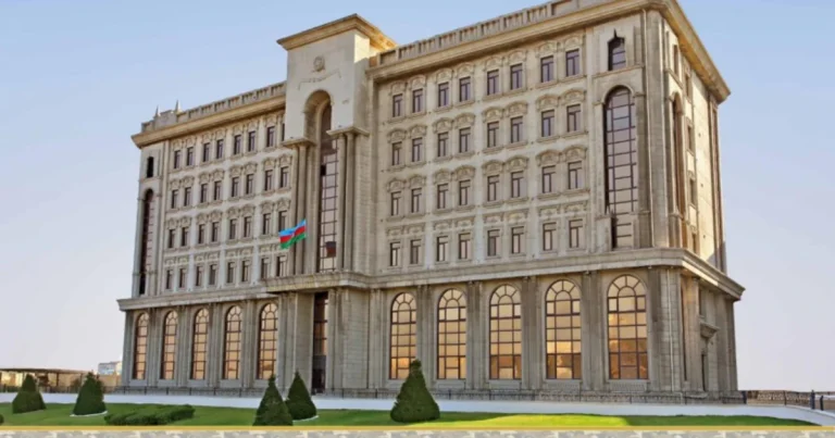 Azərbaycan bəzi ölkələrin vətəndaşları üçün viza tələbini LƏĞV ETDİ