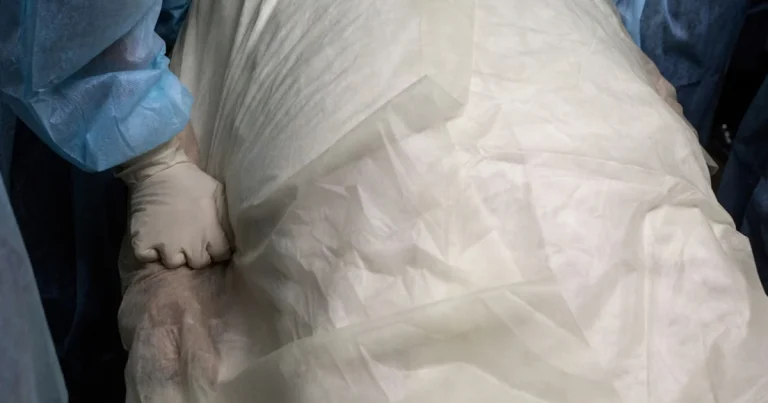 Tanınmış meyxanaçı öldü: Meyiti morqda qaldı – VİDEO