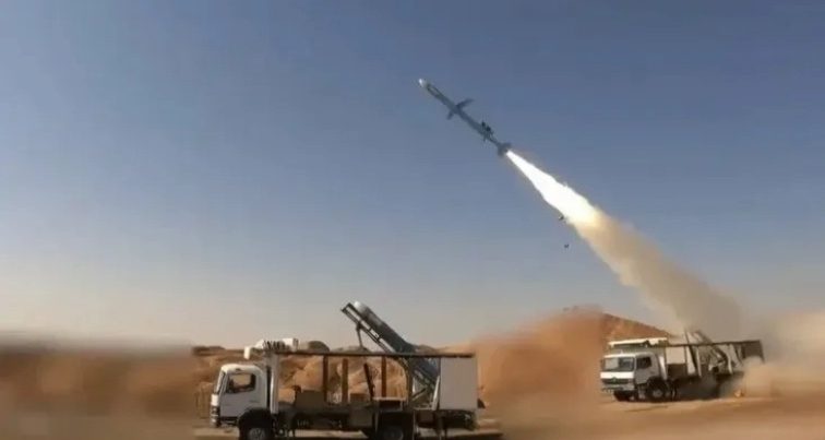 İran Küveyti də VURDU – 10 hərbçi yaralandı İran Küveyti də VURDU – 10 hərbçi yaralandı