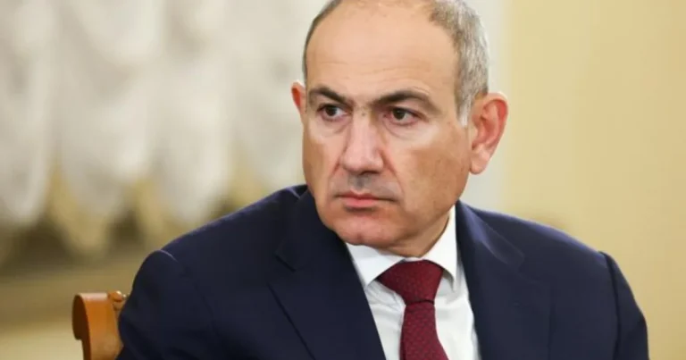 Paşinyana hücum cəhdi ilə əlaqədar üç nəfərə ittiham elan edildi Paşinyana hücum cəhdi ilə əlaqədar üç nəfərə ittiham elan edildi