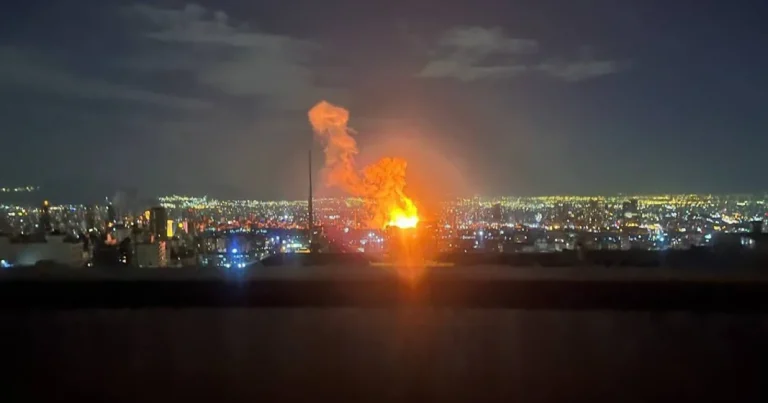 Tehranda kritik hədəflər vuruldu: Dövlət televiziyası zərbə altında – VİDEO Tehranda kritik hədəflər vuruldu: Dövlət televiziyası zərbə altında – VİDEO