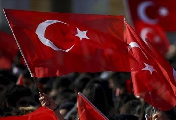 Türkiyə ayıq-sayıqdır, lakin narahatdır