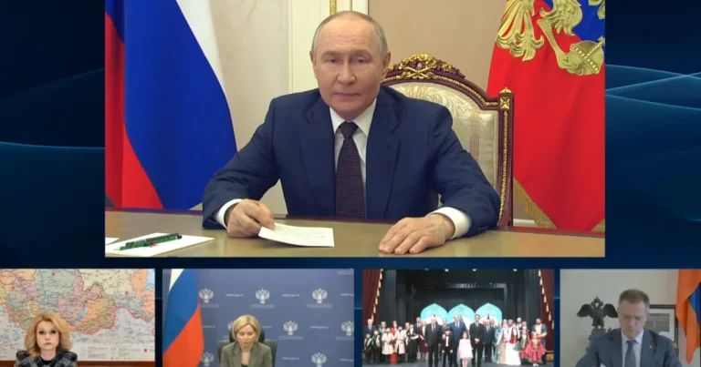 Putin Dərbənddəki Azərbaycan Musiqili Dram Teatrının açılışında çıxış etdi