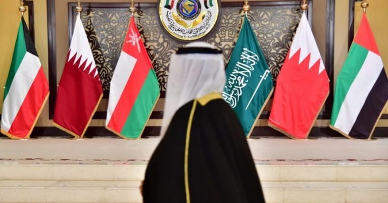 Körfəz ölkələri İranı niyə vurmur?